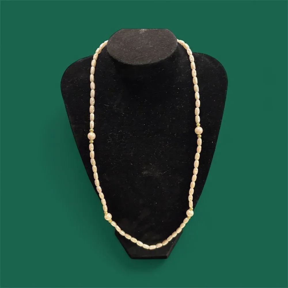 VTG Richelieu Pearl Necklace with Gold Accents